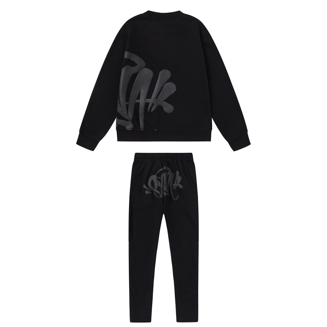 Syna World Trainingsanzug in Schwarz mit Monogramm