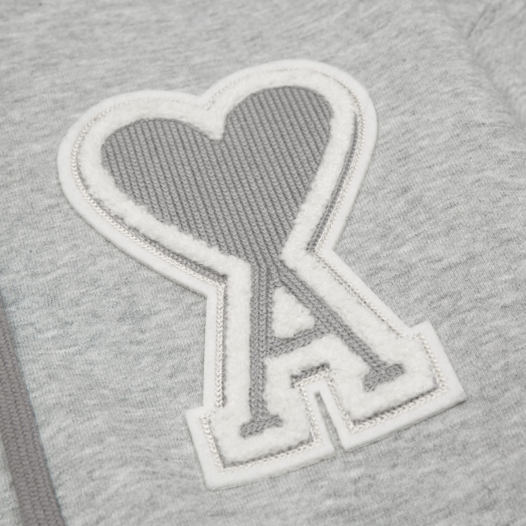 Ami Paris – Graue Jacke mit Herzmotiv