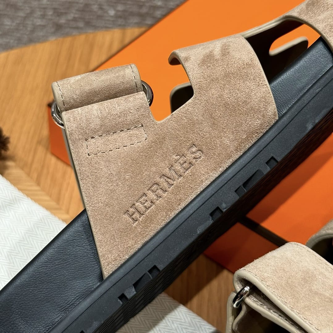 Hermès Karamell-Zypern-Sandalen