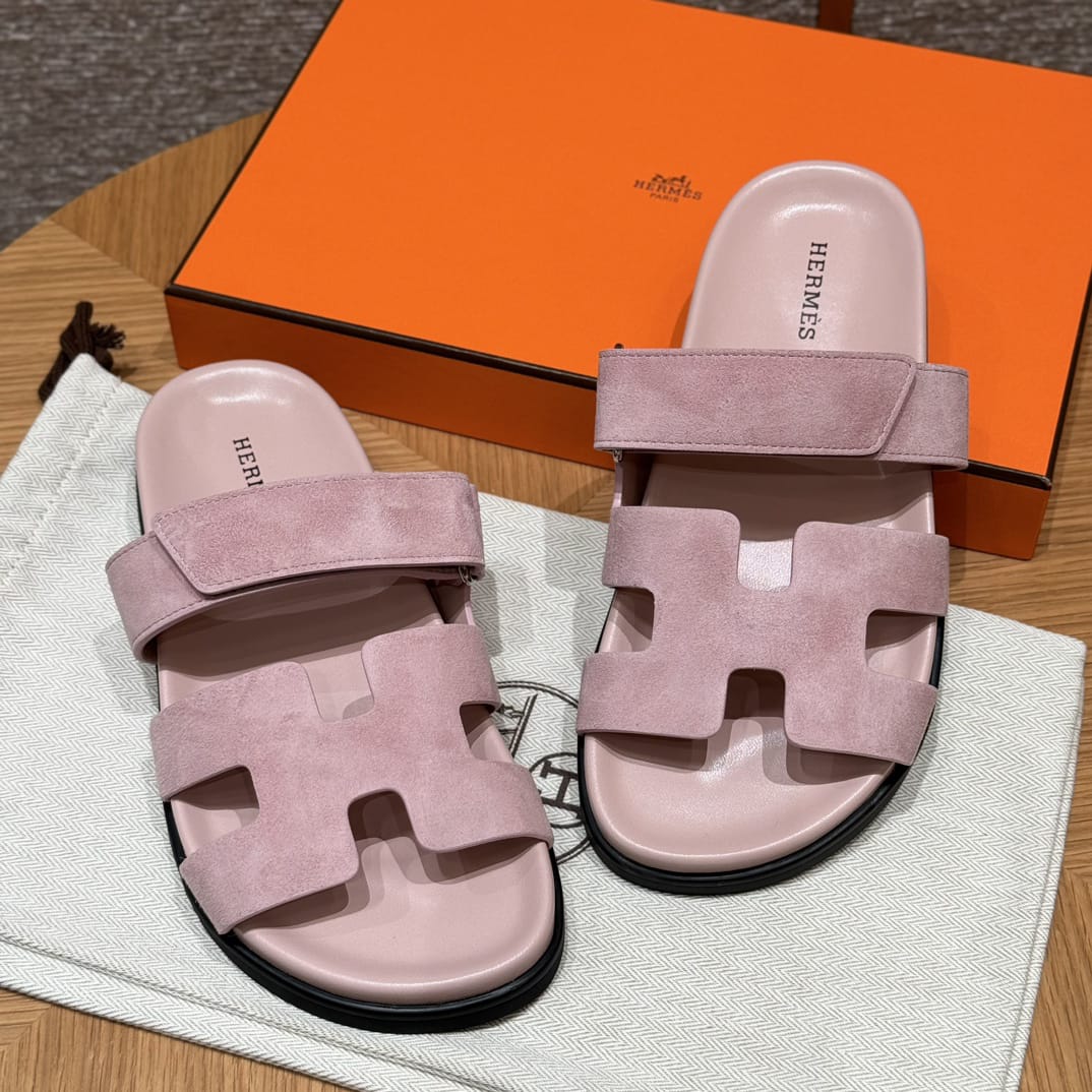 Hermès Zypern-Sandalen aus rosa Wildleder