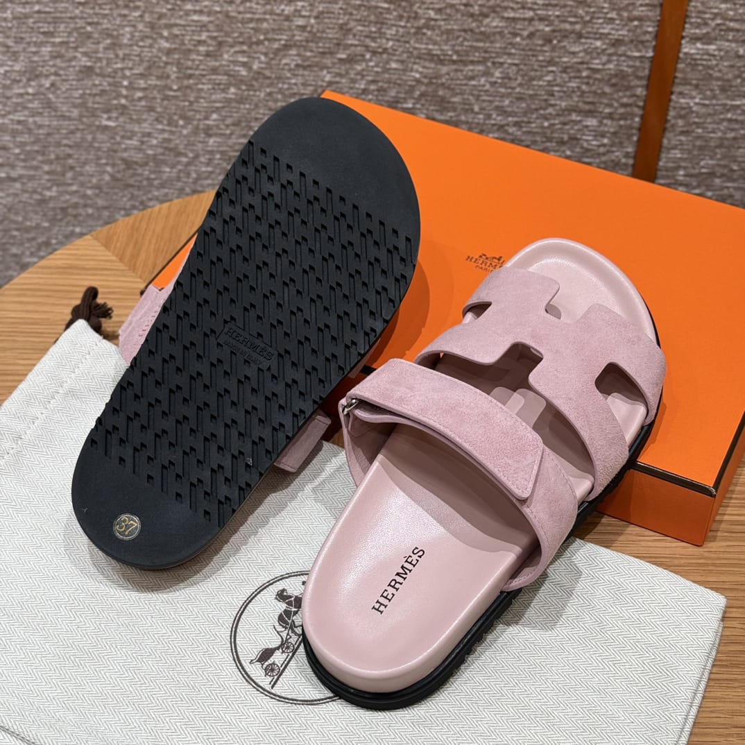 Hermès Zypern-Sandalen aus rosa Wildleder
