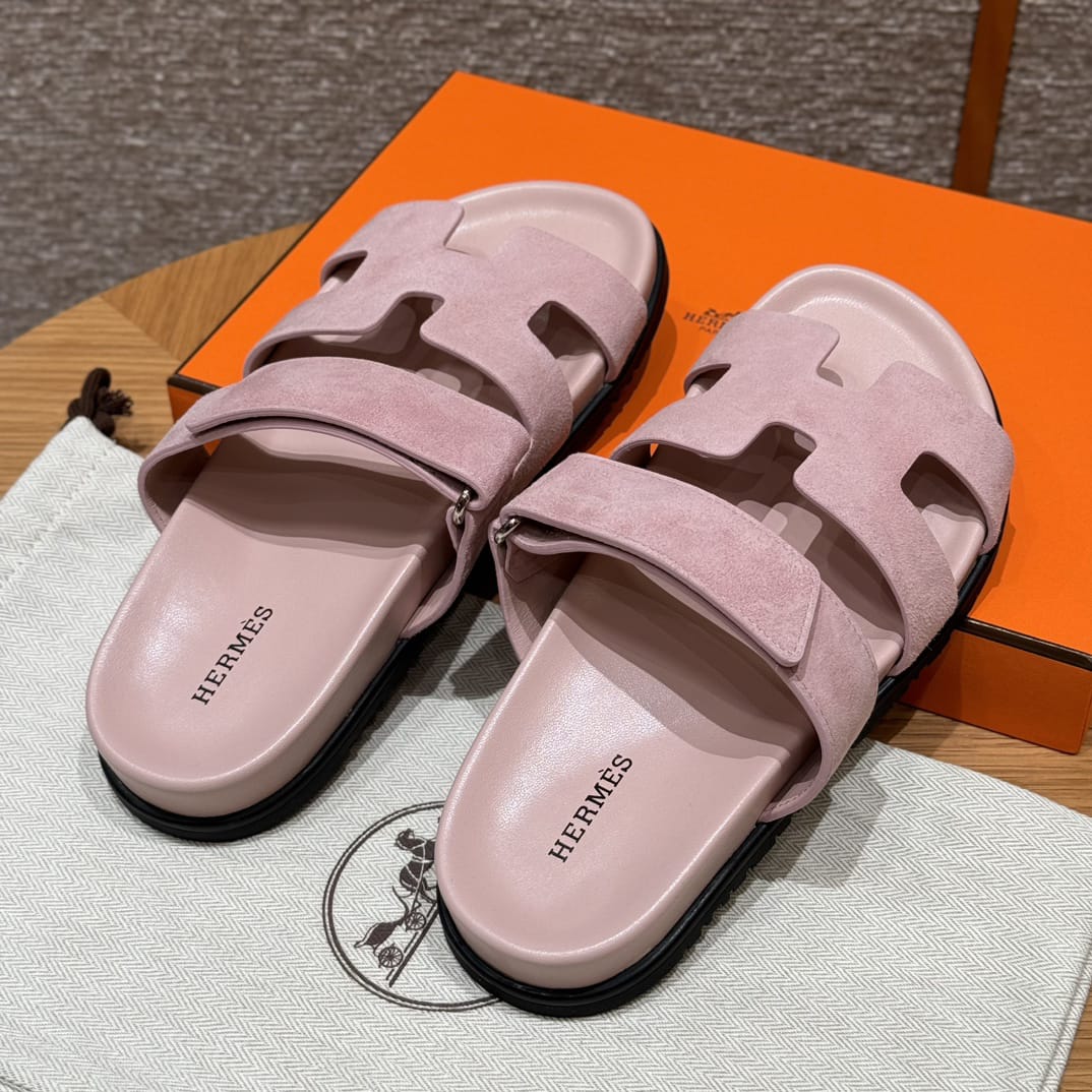 Hermès Zypern-Sandalen aus rosa Wildleder