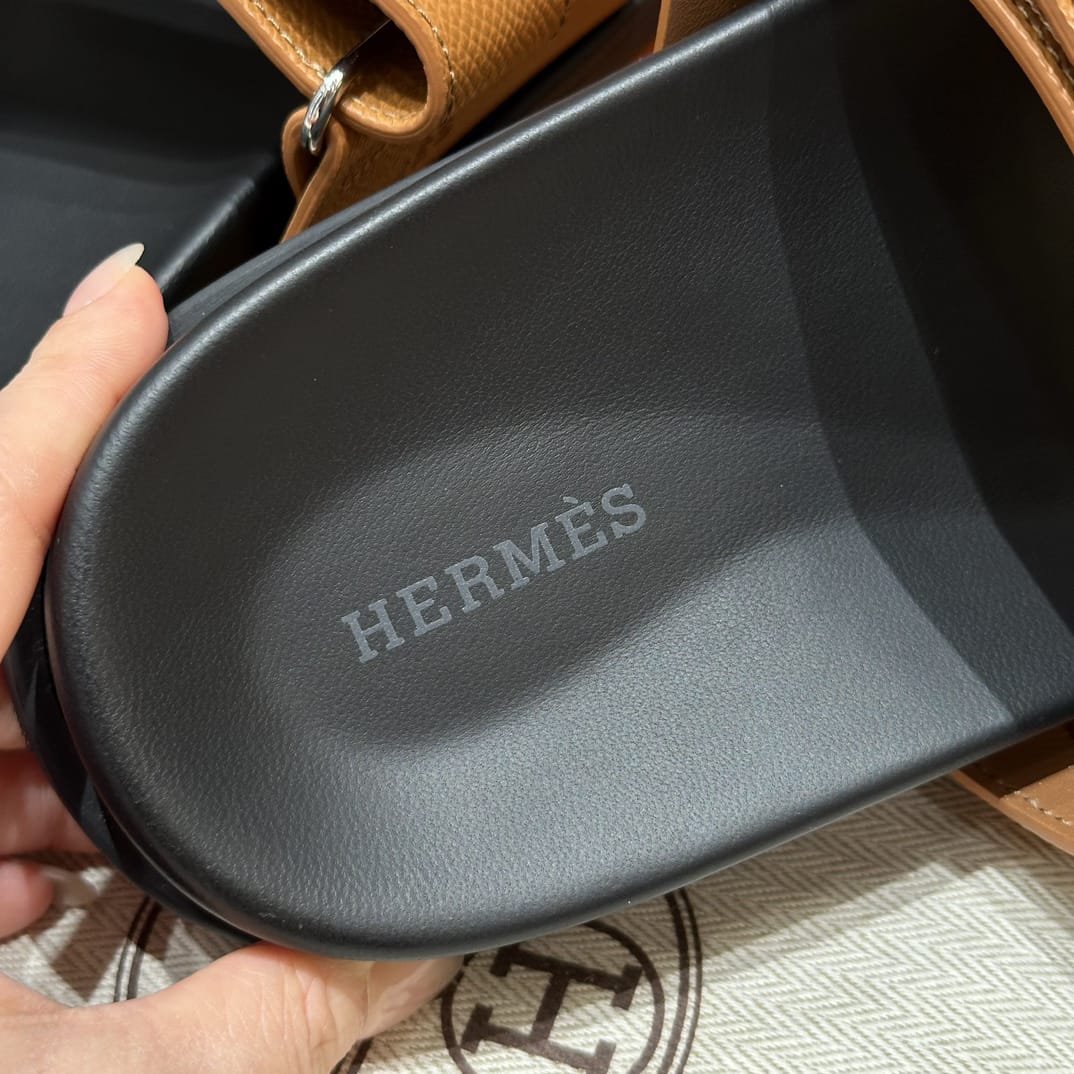 Hermès Braune Zypern-Sandalen