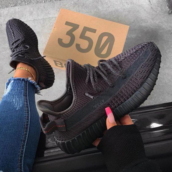 Yeezy 350 Noir