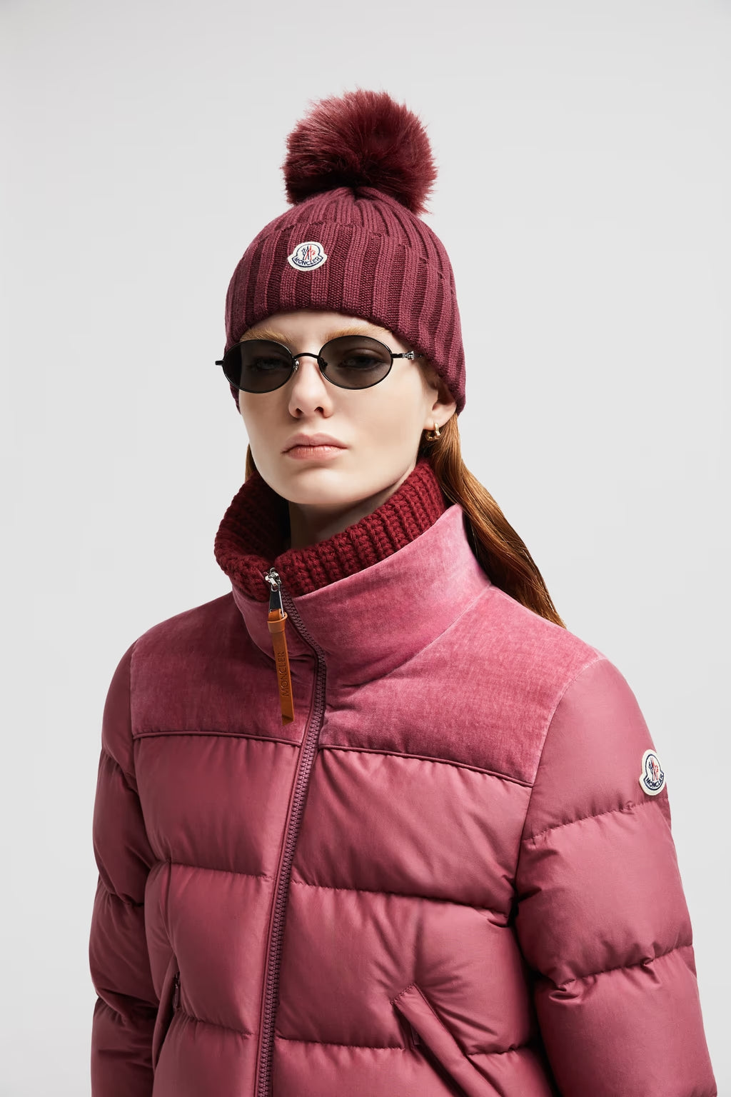 Bonnet en laine avec pompon Bordeaux