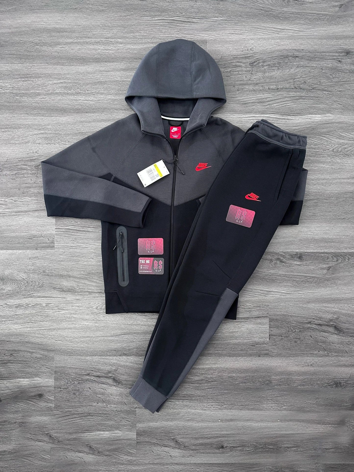 Nike Tech Fleece Trainingsanzug Schwarz/Rot S23