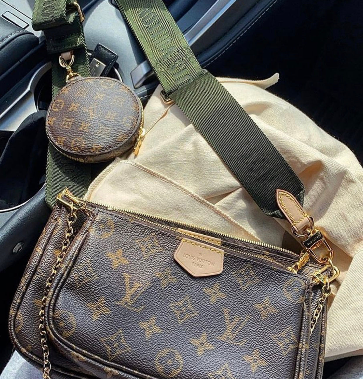 Louis Vuitton Multi Pocket