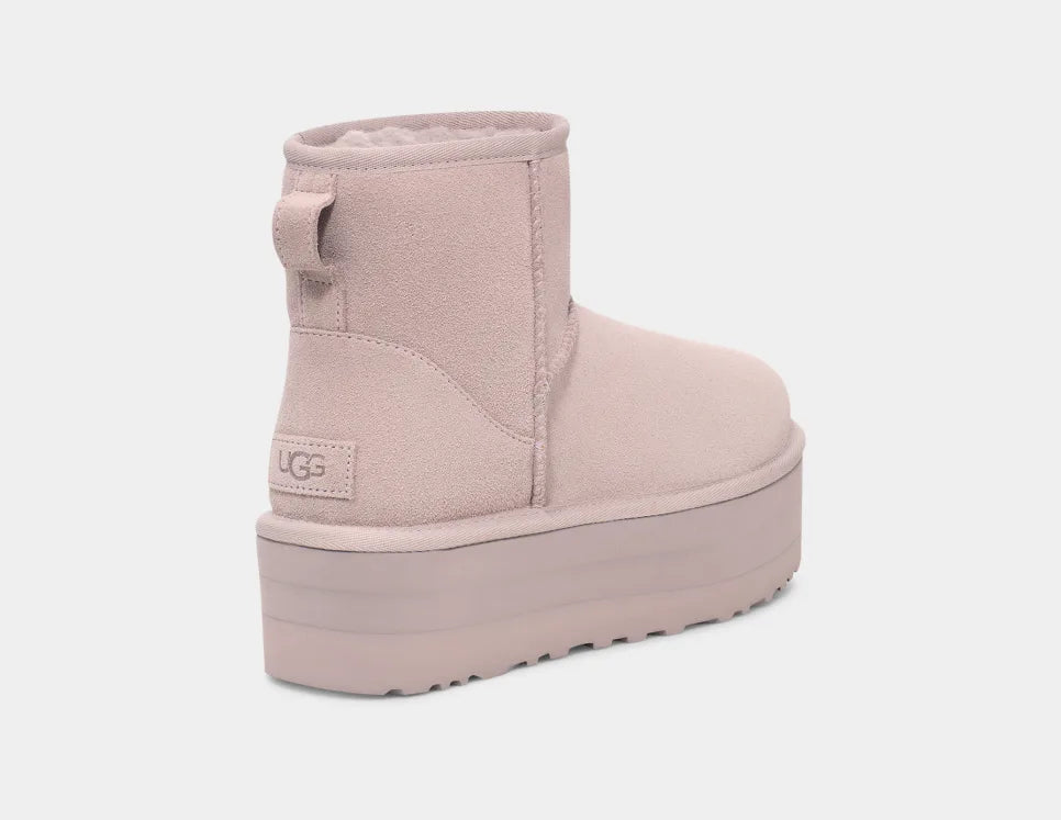 Klassischer Mini-Plateaustiefel