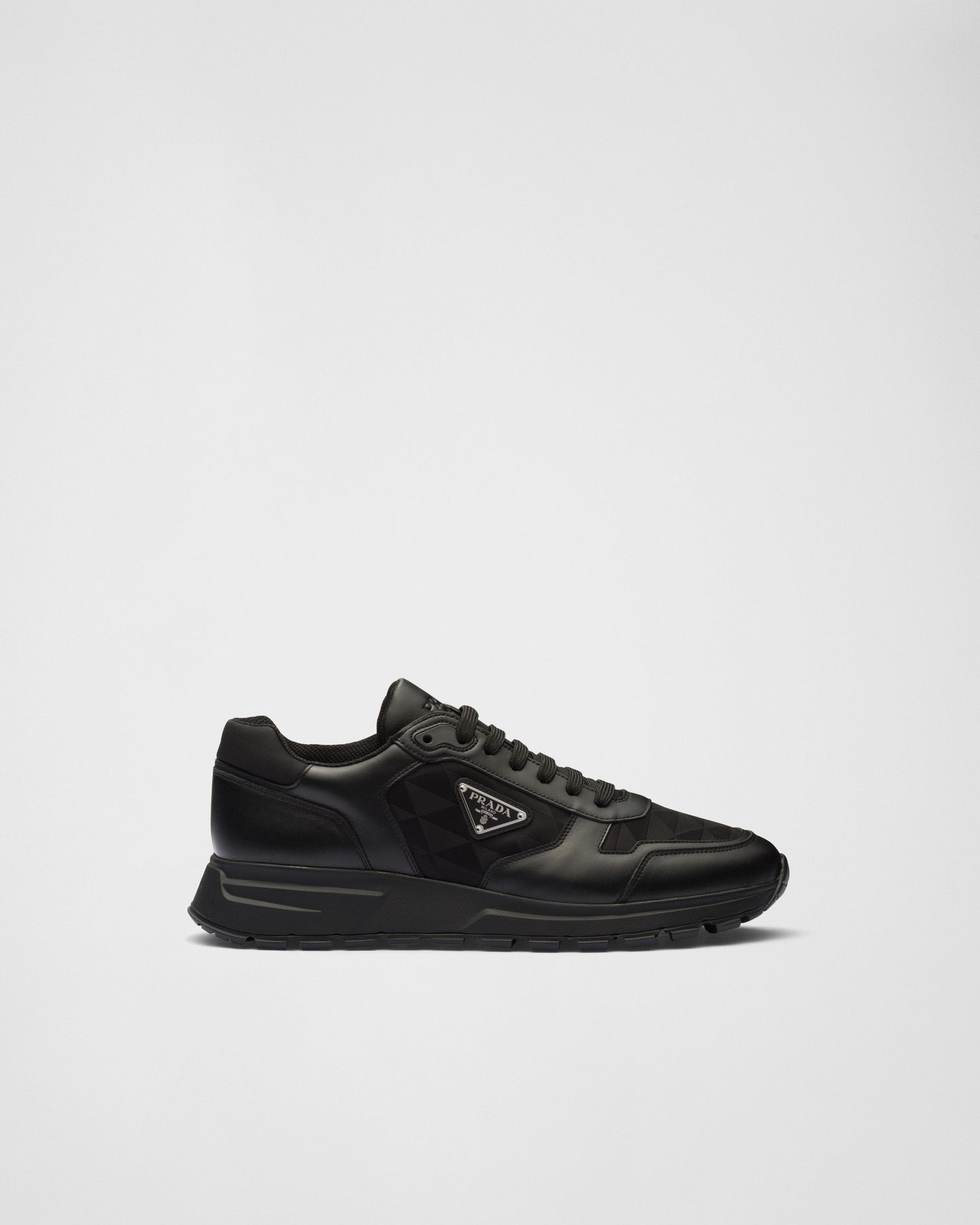 Prada Schwarze Turnschuhe 