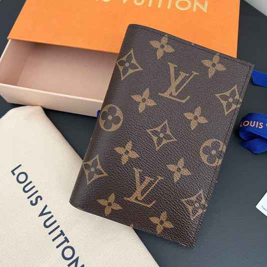 Louis Vuitton Reisepasshülle