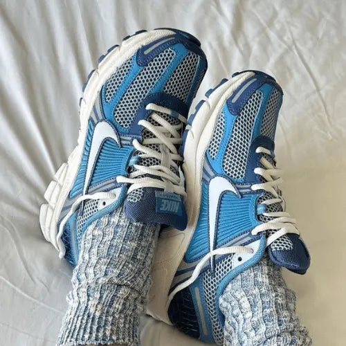 Nike Zoom Vomero 5 abgenutztes Blau